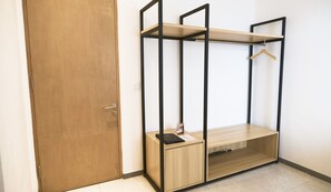 Wardrobe - ME Rooms Ubud by ME Villas (Ubud)
