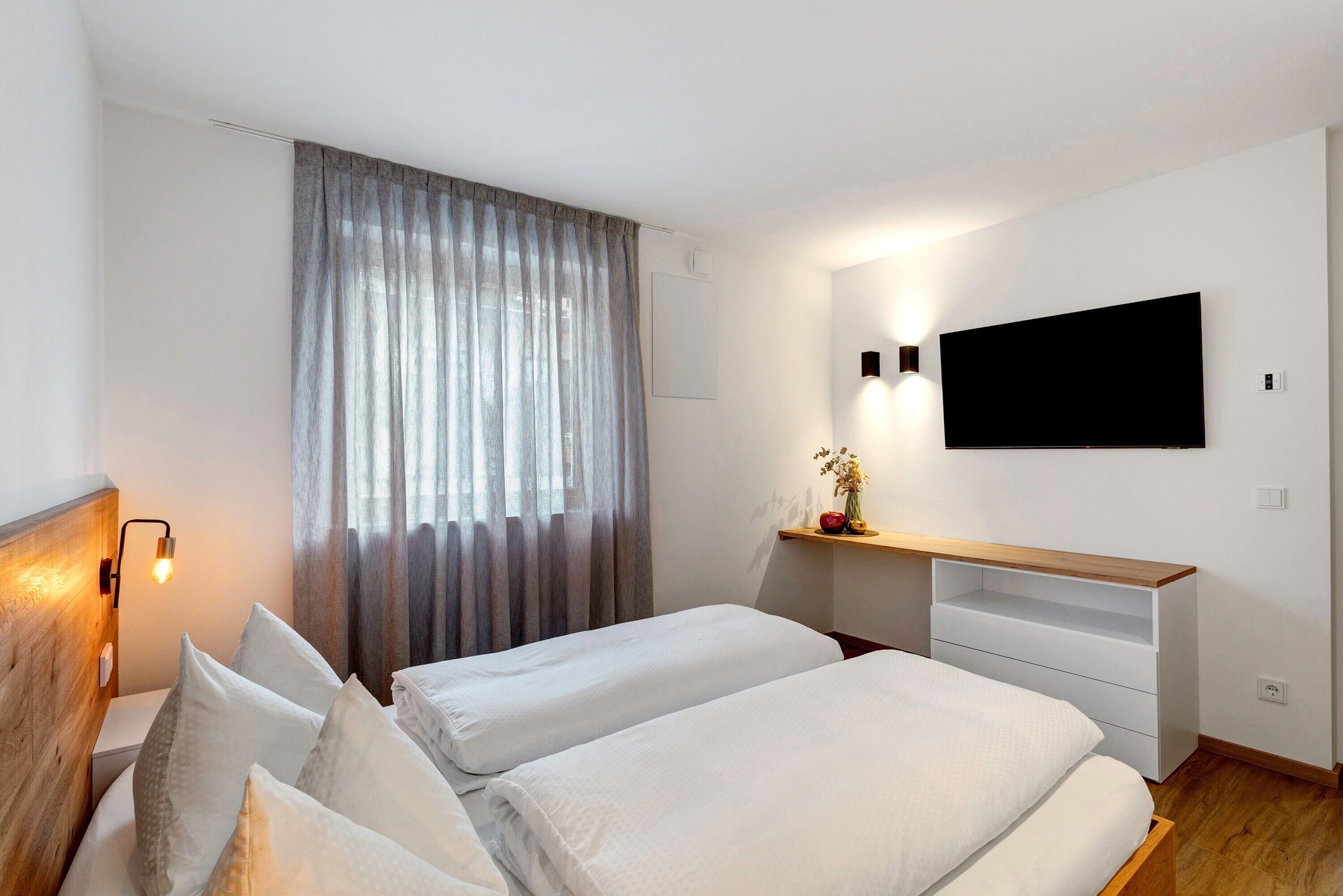 1 habitación, tabla de planchar con plancha, wifi gratis y ropa de cama 