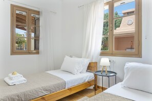 2 bedrooms, iron/ironing board, free WiFi, bed sheets