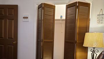 3 Schlafzimmer, Bügeleisen/Bügelbrett, WLAN, Bettwäsche