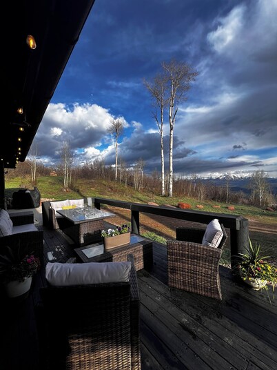 Remote Mountain Cabin amazing views,FITNESS GYM , WiFi, above Glenwood Springs