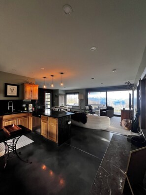 Interior - Remote Mountain Cabin amazing views,FITNESS GYM , WiFi, above Glenwood Springs (Glenwood Springs)