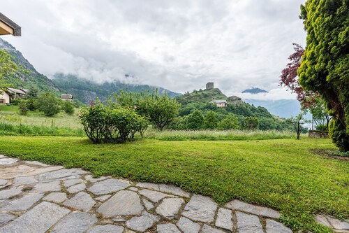 Apartment 'T2' with Mountain View, Private Garden and Wi-Fi