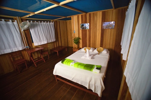 Amazon Curassow Lodge & Expeditions