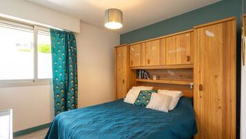 1 habitación, tabla de planchar con plancha y wifi gratis