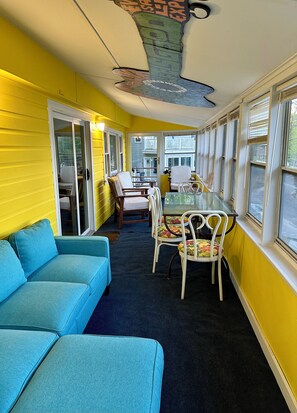 Interior - Charming 2-bedroom cottage on Merry Meeting Lake in New Durham, NH with WiFi/ AC (New Durham)