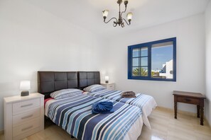 3 bedrooms, iron/ironing board, free WiFi, bed sheets