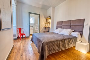 3 makuuhuonetta, silitysrauta/-lauta, ilmainen Wi-Fi, vuodevaatteet