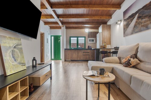 Vacation Apartment 'El Refugio De Los Sueños' with Mountain Views, Terrace and Wi-Fi