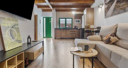 Vacation Apartment 'El Refugio De Los Sueños' with Mountain Views, Terrace and Wi-Fi