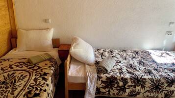 6 bedrooms, WiFi, bed sheets