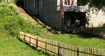 Charming guesthouse with garden, sun terrace & top location