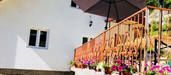 Charming guesthouse with garden, sun terrace & top location