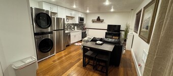 Chic 1-bedroom apartment in fabulous Pleasant Grove