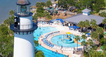 Sandy Tails - 5 bedrooms/2 min to beach!