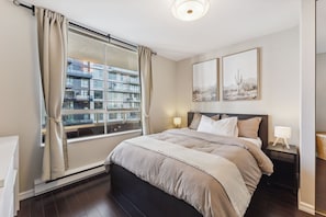 1 bedroom, desk, iron/ironing board, WiFi