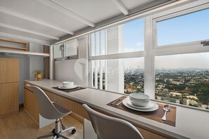 Appartement, 1 chambre, vue ville | Salle à manger