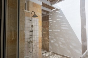 Doccia, asciugacapelli