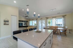 Dining - Villa Lucie | Canalfront pool home, 5 bedrooms (Ramrod Key)