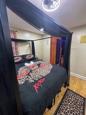 1 bedroom, WiFi, bed sheets