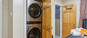 MKE Pleasure Paradyz - BDSM - Adult Themed Cottage