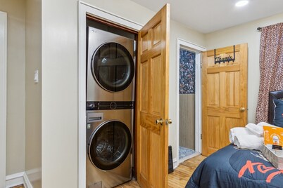 MKE Pleasure Paradyz - BDSM - Adult Themed Cottage