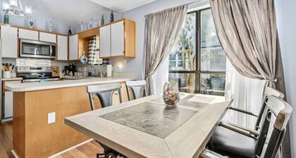 8 Blocks to the Beach |Bikes, Beach Gear, Games at Turtle Hut |Firepit |Small Dog Friendly