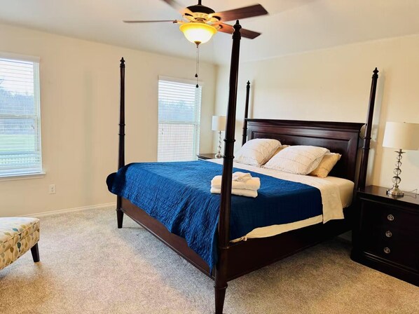 7 habitaciones, escritorio, tabla de planchar con plancha y wifi 