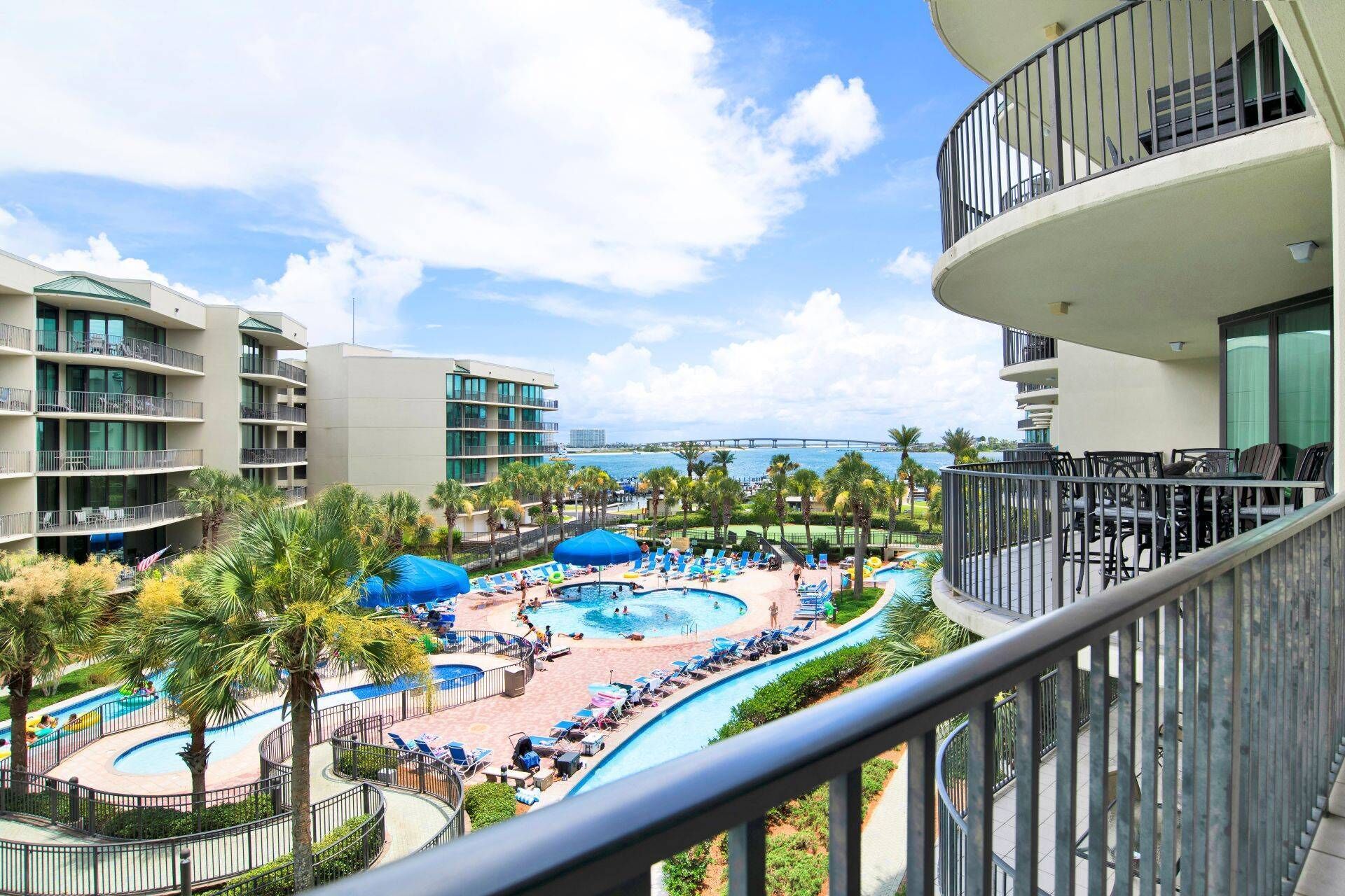 室内游泳池，恒  温泳池