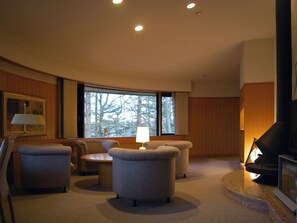 Royal Suite | Desk, laptop workspace, free WiFi, bed sheets - Karuizawa Club of Art (Karuizawa)