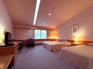 Deluxe Twin Room | Desk, laptop workspace, free WiFi, bed sheets - Karuizawa Club of Art (Karuizawa)