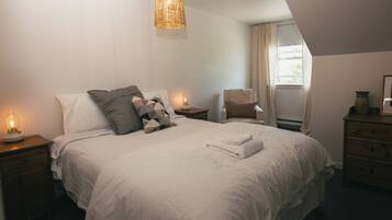 Suite Confort, no fumadores, Aire acondicionado | Baño | Ducha, secador de pelo, toallas y jabón