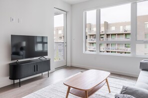 Fernseher, Stereoanlage