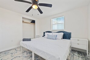 2 Schlafzimmer, Schreibtisch, Bügeleisen/Bügelbrett, kostenloses WLAN