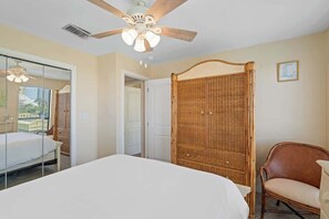 3 chambres, fer et planche à repasser, Wi-Fi gratuit, draps fournis