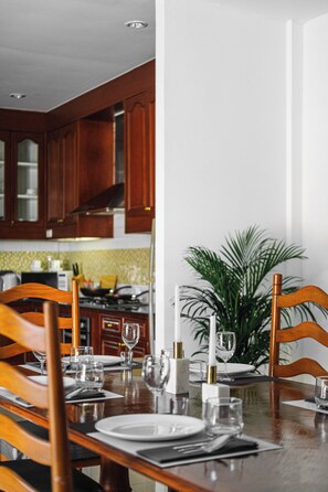 Vila superior, 3 quartos, vista para a piscina, no canto | 3 quartos, cortinas blackout, ferros/tábuas de passar roupa