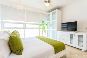 3 bedrooms, in-room safe, desk, iron/ironing board - Steps to Beach and 5th Ave, Resort Amenities (Playa del Carmen)