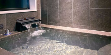 Bañera y ducha independientes, bañera con aguas termales