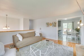 TV, fireplace, table football - 6 Mi to Lumen Field: Family-Friendly Seattle Stay! (Seattle)
