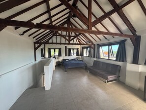 WiFi (無料)、ベッドシーツ