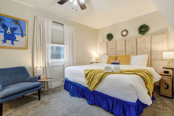 3 bedrooms, desk, iron/ironing board, travel cot