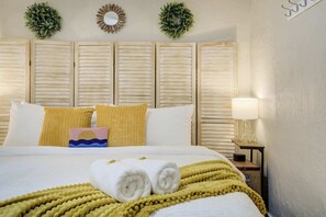 3 bedrooms, desk, iron/ironing board, travel cot