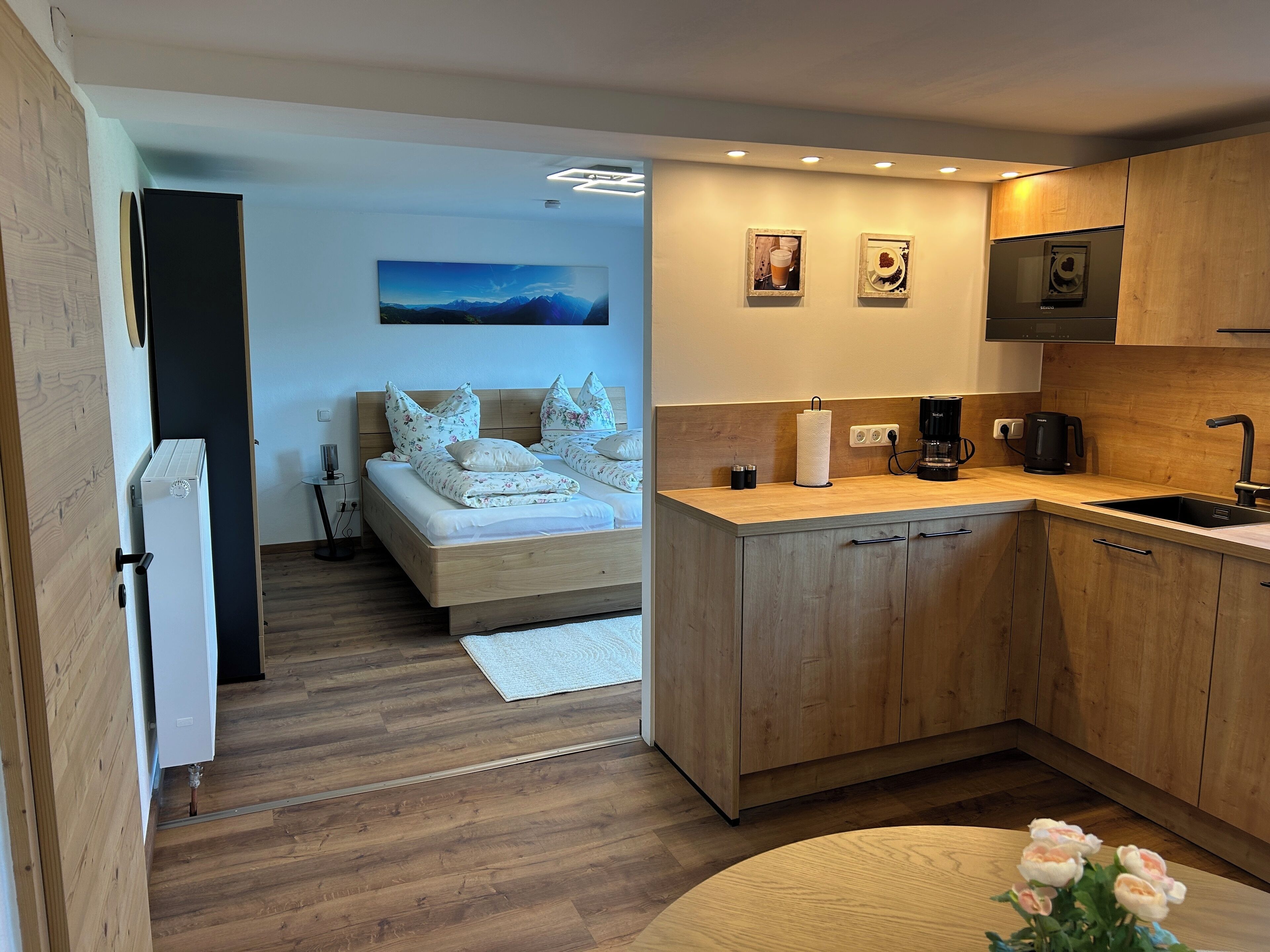 1 bedroom, bed sheets