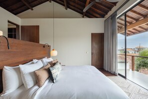 Deluxe Villa, 2 Bedrooms, Balcony, Pool View