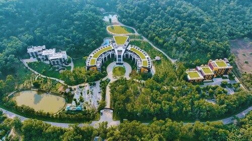 Soc Village Wellness & Retreat