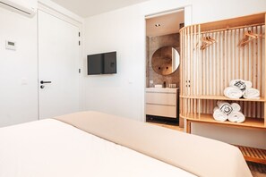 2 bedrooms, iron/ironing board, travel cot, free WiFi