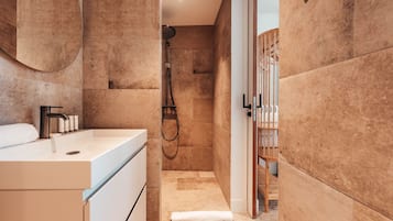 Dusche, Haartrockner, Handtücher, Seife