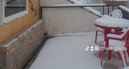 Charming bed & breakfast with WiFi, AC in lovely Sighnaghim