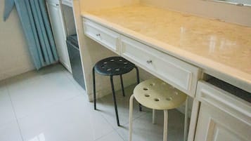 Minibar y ropa de cama