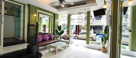 Ruang duduk lobi